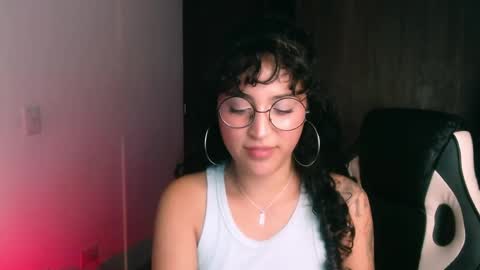 Snapshot of giny_bean chatting on June 1, 2026, 4:14 am giny_bean online show from June 1, 2026, 4:14 am