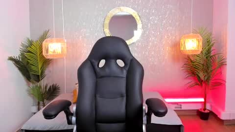 Gio Carangi online show from April 8, 2026, 3:06 am