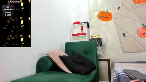 gio_lorenz online show from October 23, 2025, 11:53 am