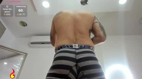 gio_lorenz online show from November 12, 2025, 3:56 pm