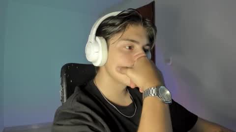 GioRusso online show from October 21, 2025, 11:16 pm