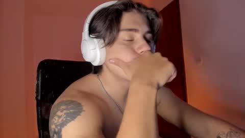 GioRusso online show from December 17, 2025, 12:49 am