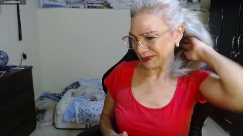 Snapshot of giorgia_xue53 chatting on February 6, 2025, 4:31 am Mary online show from February 6, 2025, 4:31 am