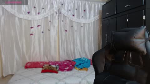 Snapshot of giorgia_xue53 chatting on February 26, 2025, 1:43 am Mary online show from February 26, 2025, 1:43 am