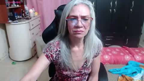 Snapshot of giorgia_xue53 chatting on October 15, 2025, 4:01 am Mary online show from October 15, 2025, 4:01 am