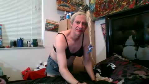 giovanni131971 online show from March 12, 2026, 4:35 pm