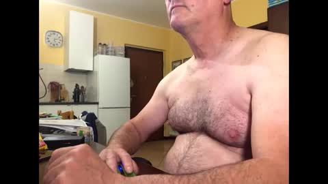 giovanni_1964 online show from May 11, 2026, 3:12 am