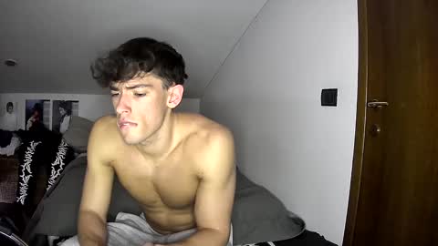 Snapshot of giovyyx chatting on March 3, 2025, 10:10 pm giovyyx online show from March 3, 2025, 10:10 pm