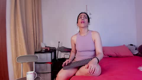 Girasol Walton online show from February 8, 2025, 10:18 am