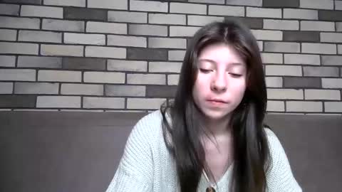 girl_cute007 online show from May 25, 2026, 10:49 pm