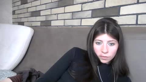 girl_cute007 online show from May 27, 2026, 4:04 pm