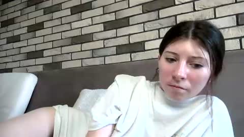 girl_cute007 online show from June 14, 2026, 5:15 pm