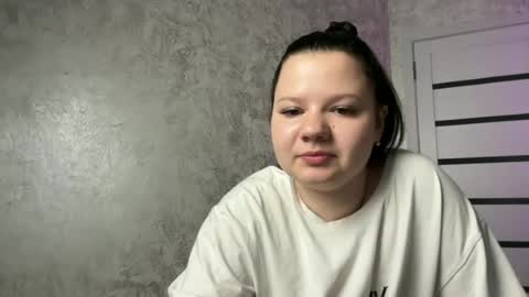 girl_cute07 online show from June 14, 2026, 2:24 am
