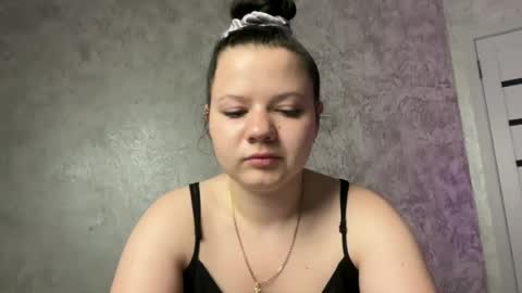 girl_cute07 online show from July 3, 2026, 9:54 pm