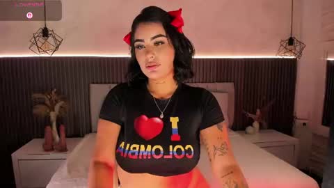 GIRL GRAY online show from June 17, 2026, 7:59 pm