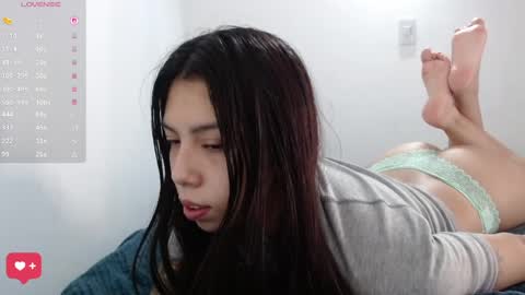 Snapshot of girl_honey_ chatting on June 8, 2026, 4:46 am Aleja online show from June 8, 2026, 4:46 am