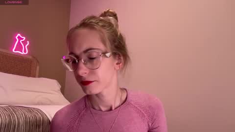 Snapshot of girl_i_am chatting on January 1, 2025, 6:59 pm Nikki online show from January 1, 2025, 6:59 pm