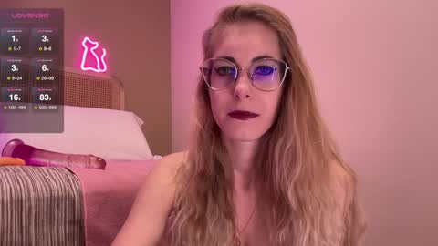 Snapshot of girl_i_am chatting on January 18, 2025, 5:37 pm Nikki online show from January 18, 2025, 5:37 pm