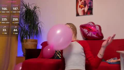 Snapshot of girl_i_am chatting on February 12, 2025, 4:22 pm Nikki online show from February 12, 2025, 4:22 pm