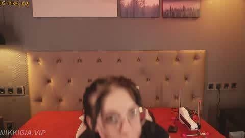 Nikki online show from April 9, 2026, 3:06 pm