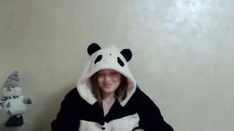 Snapshot of girl_leya chatting on December 4, 2024, 3:04 am girl_leya online show from December 4, 2024, 3:04 am