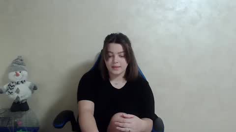 Snapshot of girl_leya chatting on January 6, 2025, 10:37 pm girl_leya online show from January 6, 2025, 10:37 pm