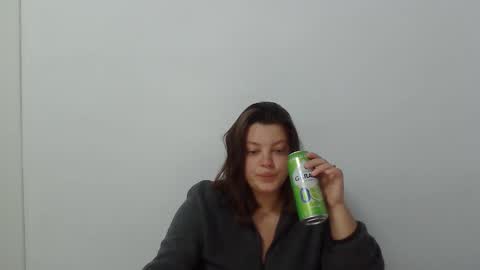 Snapshot of girl_leya chatting on October 5, 2025, 7:01 pm girl_leya online show from October 5, 2025, 7:01 pm