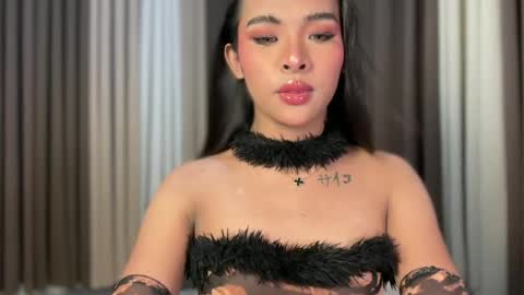 queen ronna online show from June 22, 2026, 9:06 am