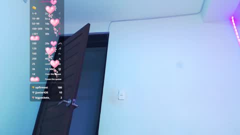 Snapshot of girlghost_ chatting on February 21, 2026, 8:10 pm GhostG online show from February 21, 2026, 8:10 pm