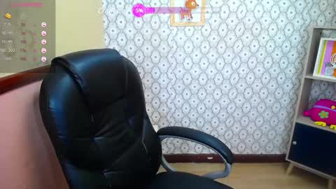 girlkond online show from February 25, 2025, 7:14 pm