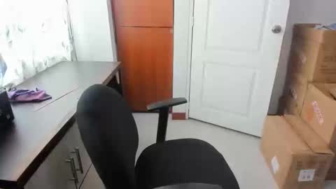 Snapshot of girls69x chatting on October 14, 2025, 2:40 pm Ela online show from October 14, 2025, 2:40 pm