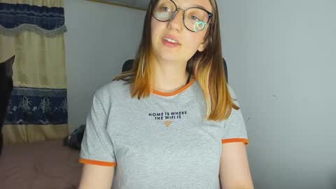 Snapshot of girlsativa chatting on December 19, 2024, 3:18 am Maze Thumbs up online show from December 19, 2024, 3:18 am