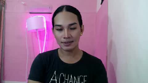 Rhaine online show from February 2, 2025, 8:02 am