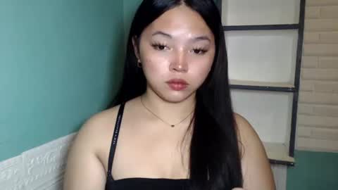 Rhaine online show from October 25, 2025, 6:46 pm