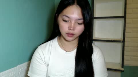 Rhaine online show from November 11, 2025, 8:53 pm