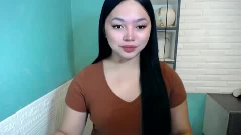 Rhaine online show from February 22, 2026, 5:44 pm