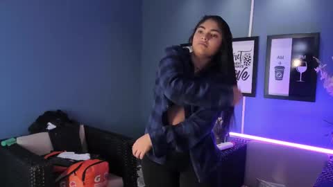     online show from March 4, 2025, 7:54 pm