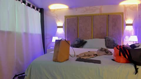     online show from September 21, 2025, 11:45 am