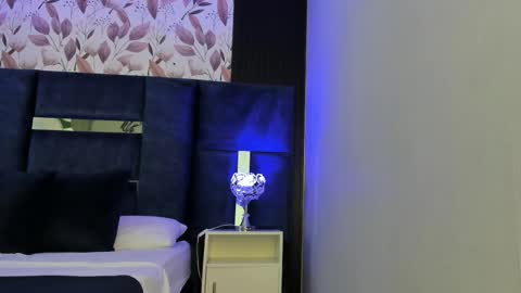     online show from October 16, 2025, 11:00 am