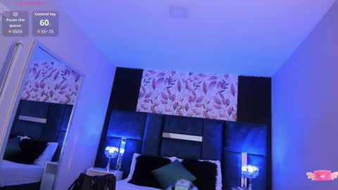     online show from October 19, 2025, 10:38 am