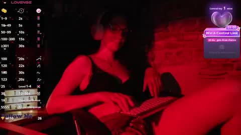 Snapshot of giselebonnet chatting on July 3, 2026, 12:50 am Gisle online show from July 3, 2026, 12:50 am