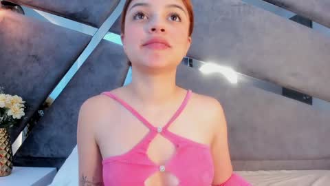 Snapshot of giselle_lauren chatting on November 1, 2025, 8:44 pm Giselle online show from November 1, 2025, 8:44 pm