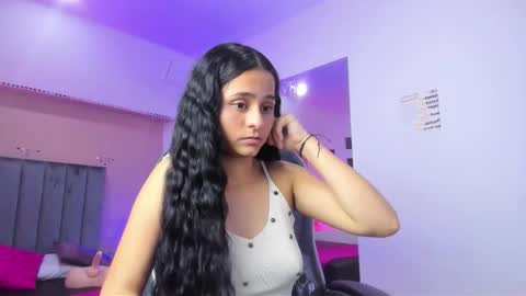 GISELLE ROLDAN online show from February 7, 2026, 4:05 am