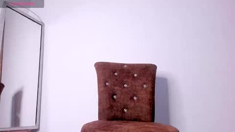 Snapshot of giuliacash chatting on October 18, 2025, 10:16 am GiuliaCash online show from October 18, 2025, 10:16 am