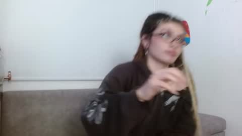 Snapshot of giulietta_mon chatting on July 4, 2026, 4:40 am Giulietta online show from July 4, 2026, 4:40 am