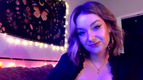 Snapshot of givemesweetdreams chatting on December 26, 2024, 1:29 am givemesweetdreams online show from December 26, 2024, 1:29 am