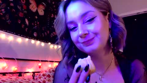 Snapshot of givemesweetdreams chatting on January 23, 2025, 3:48 am givemesweetdreams online show from January 23, 2025, 3:48 am