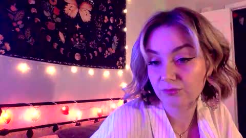 givemesweetdreams online show from December 1, 2025, 12:59 am