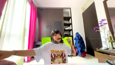 Snapshot of givenom chatting on February 17, 2025, 4:37 pm dirtyvenom online show from February 17, 2025, 4:37 pm