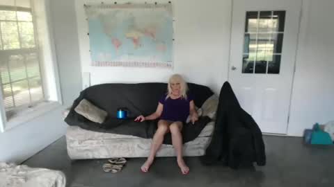 Snapshot of gizi_ilka chatting on October 19, 2025, 7:47 pm Terri online show from October 19, 2025, 7:47 pm